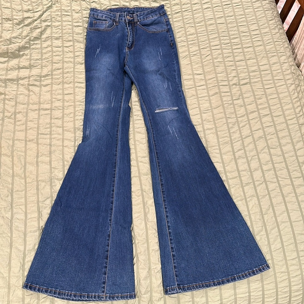 SHEIN women’s flare medium wash jeans